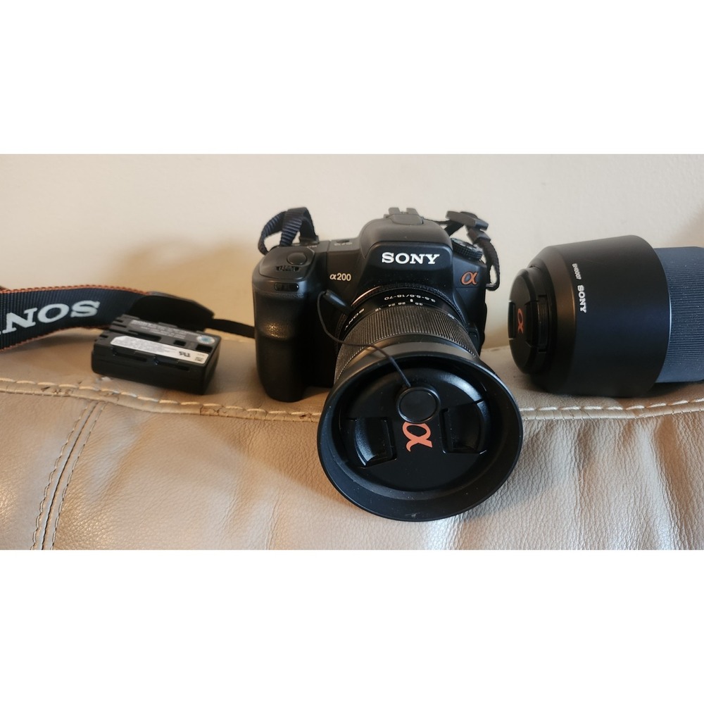 Sony Alpha DSLR-A200 10.2MP Digital SLR Camera W 18-70mm & 4.5-5.6/75-300 Lens - Picture 3 of 16